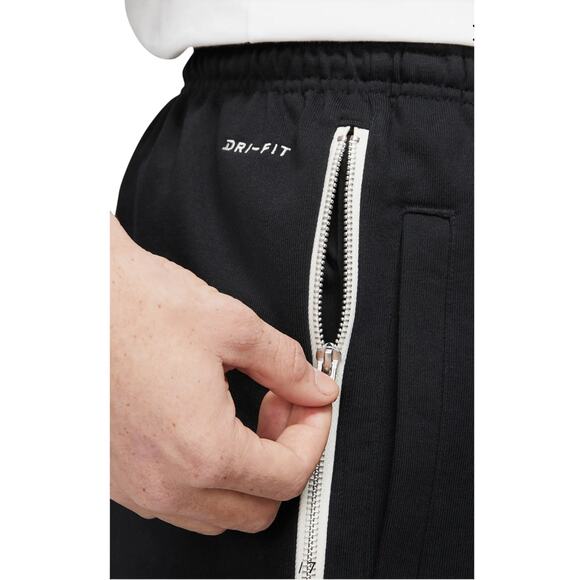 Nike Dri-FIT Standard Issue Basketball Shorts, French Terry Black, Men's Size XL - Picture 3 of 9